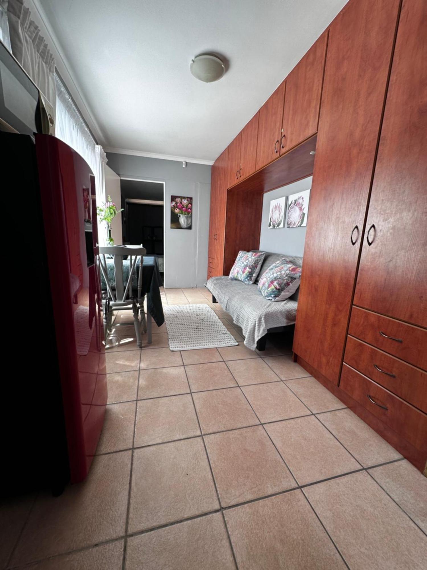 Apartment Chezbelle, Self-catering 2 Sleeper In Constantia With Self Check-in