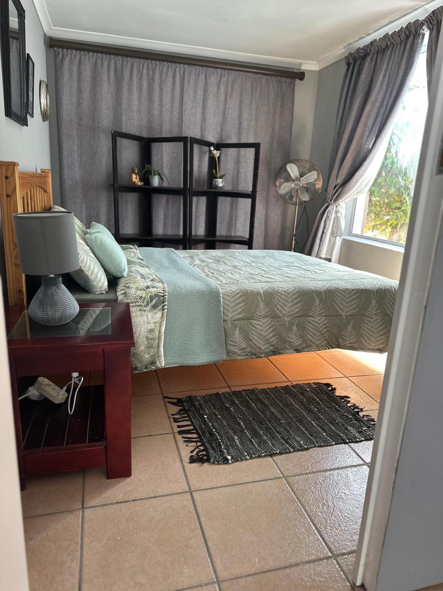 Chezbelle, Self-catering 2 Sleeper In Constantia With Self Check-in Apartment Kapstadt